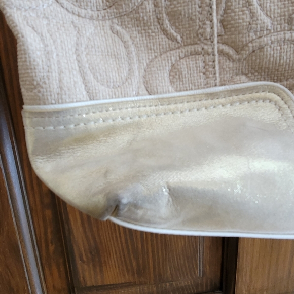 Coach Poppy Elegant Gold And Cream Designer Tote Bag - Picture 7 of 13